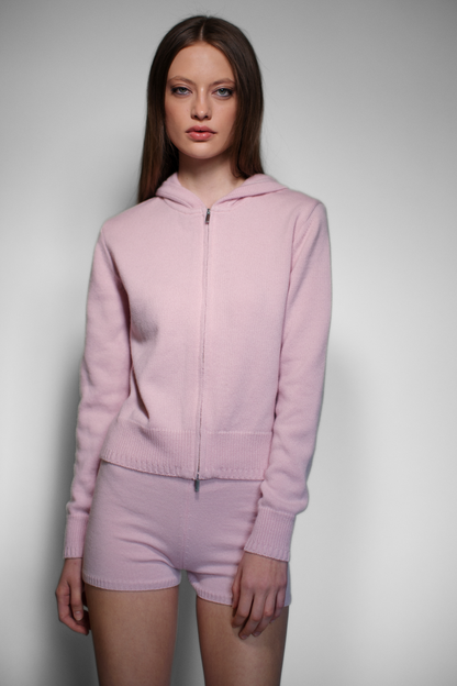 Soft pink cashmere zip hoodie for women with hood and ribbed cuffs, front view. - farbe-rosa